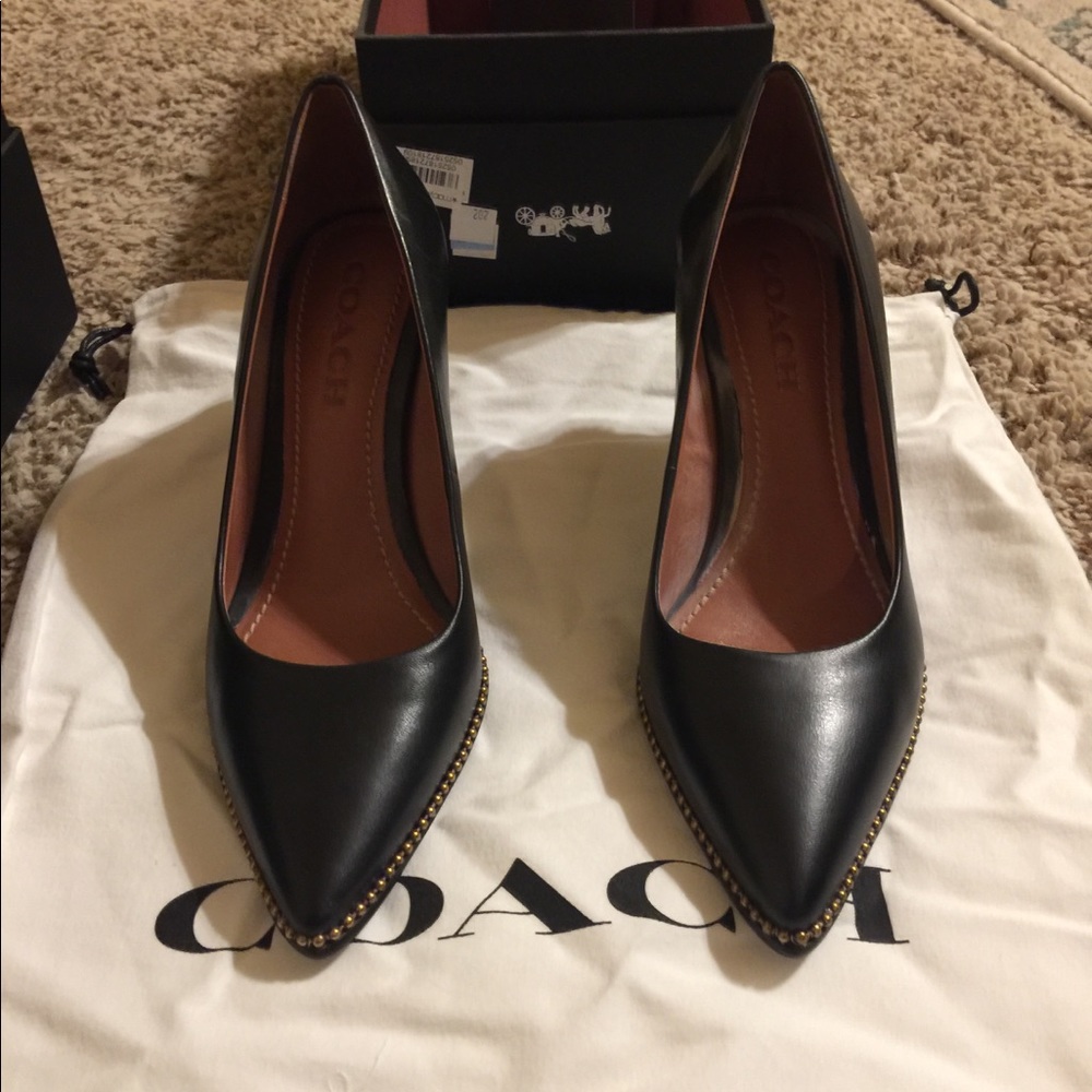 Coach Pumps